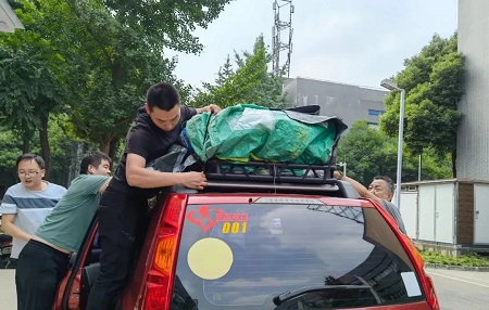 愛心助學阿壩，億佰特在路上2.webp