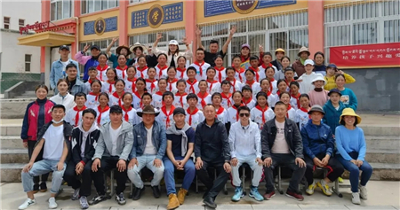 愛心助學阿壩，億佰特在路上15.webp